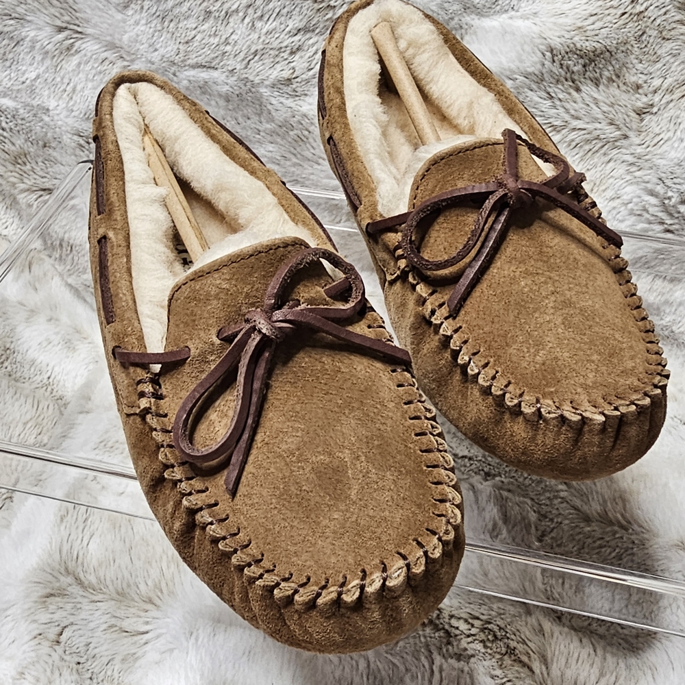 NIB UGG‎ Womens W Dakota Chestnut Slipper Moccasins size 5.